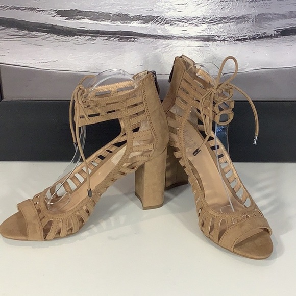 Franco Sarto Ernie Tan Faux Suede Block Heel Open Toe Cage Zip Tie Sandals Sz 8 - Picture 2 of 12